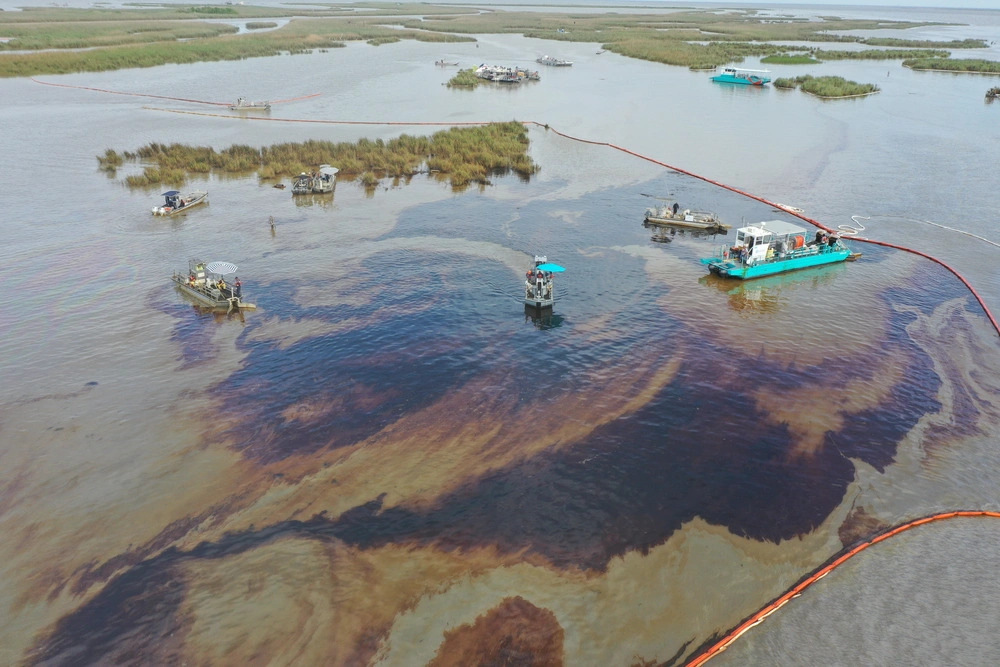 Garden Island Bay oil spill
